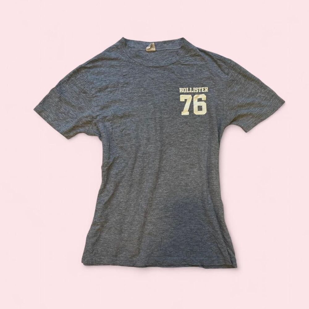 Hollister-co Men's Grey and Blue T-shirt
